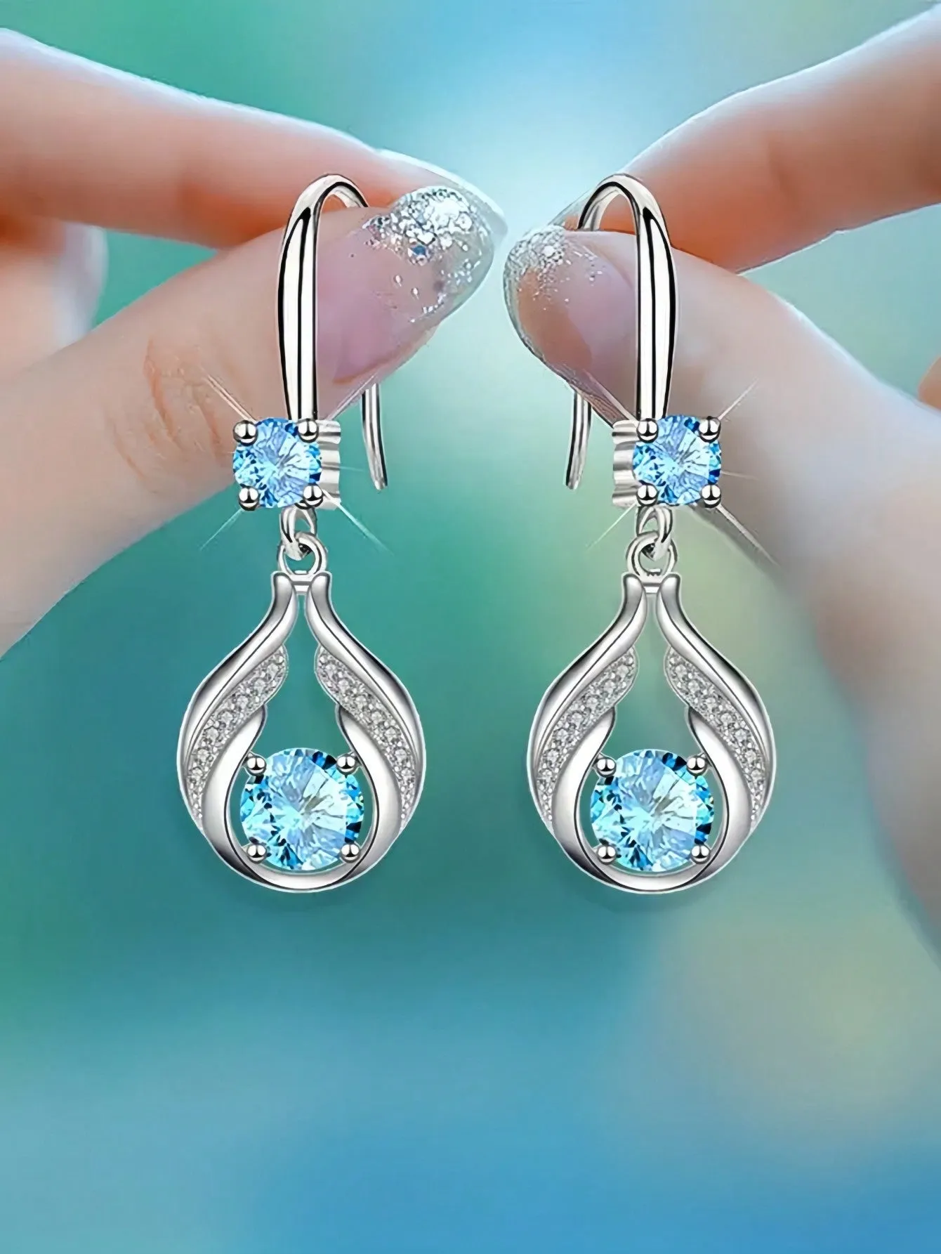 1 Pair Hollow Giraffe Design Colorful Shiny Cubic Zirconia Inlaid Dangle Earrings Elegant Cute Style Delicate Female Gift