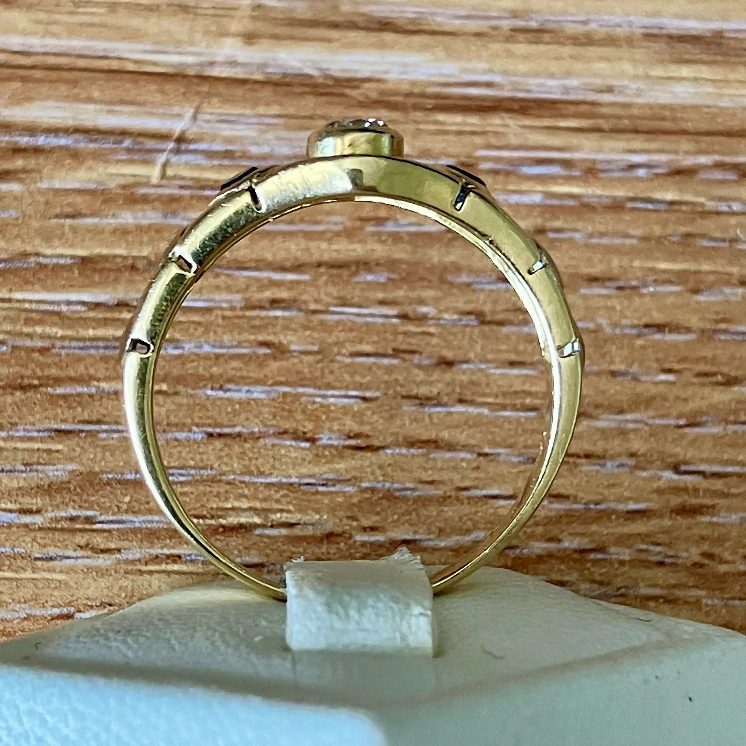 18ct Gold & Diamond Ring | Size Q