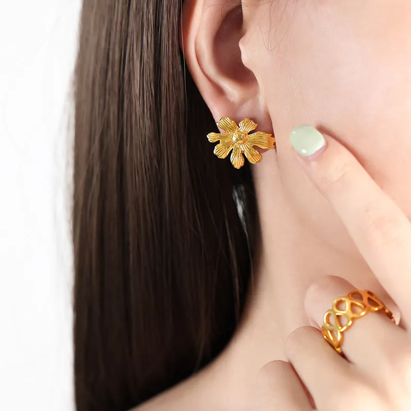 French Retro Gold Flower Asymmetric Earrings - Personalized Titanium Steel Plated Fashion Earrings