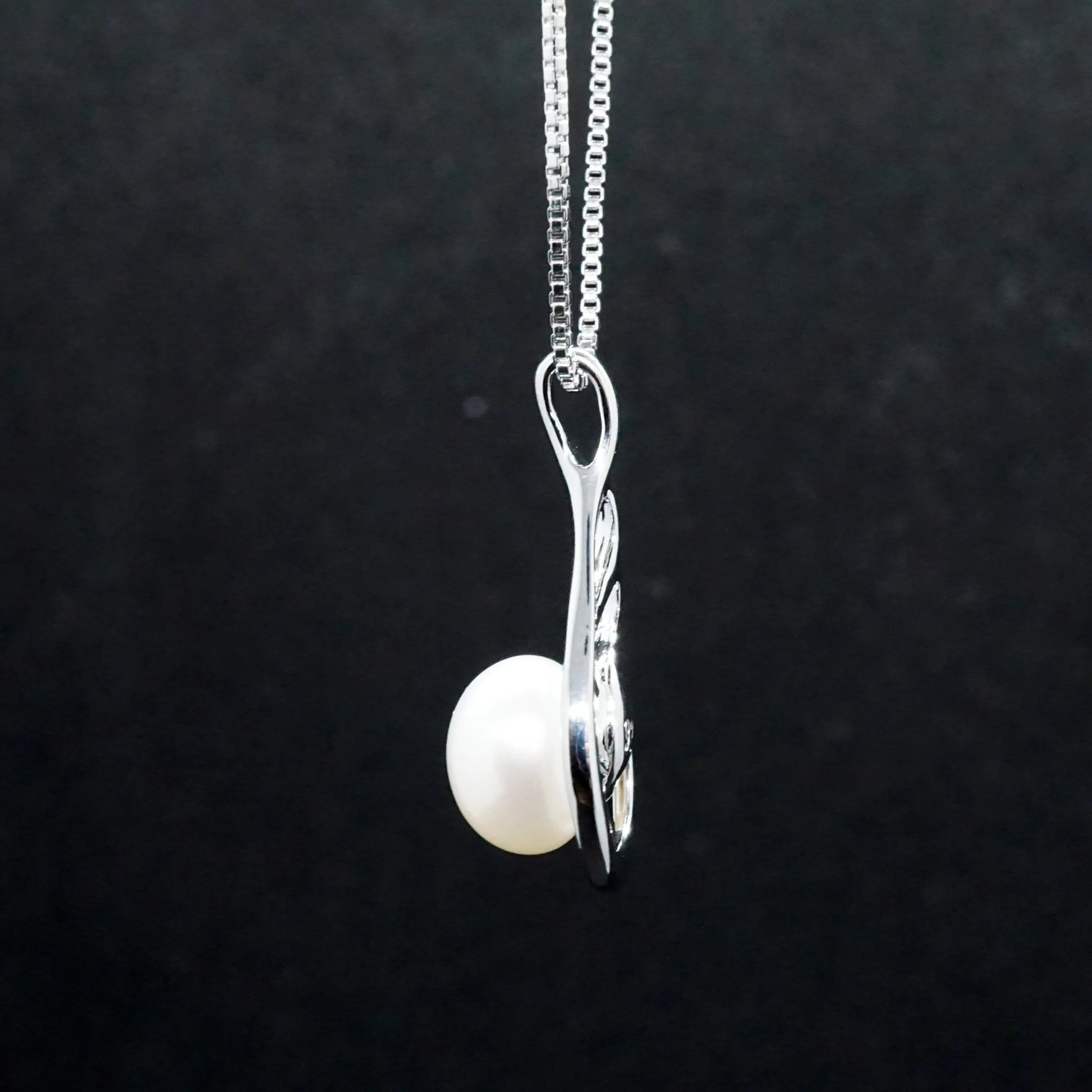 Iris X -  Single Freshwater Pearl Silver Pendant