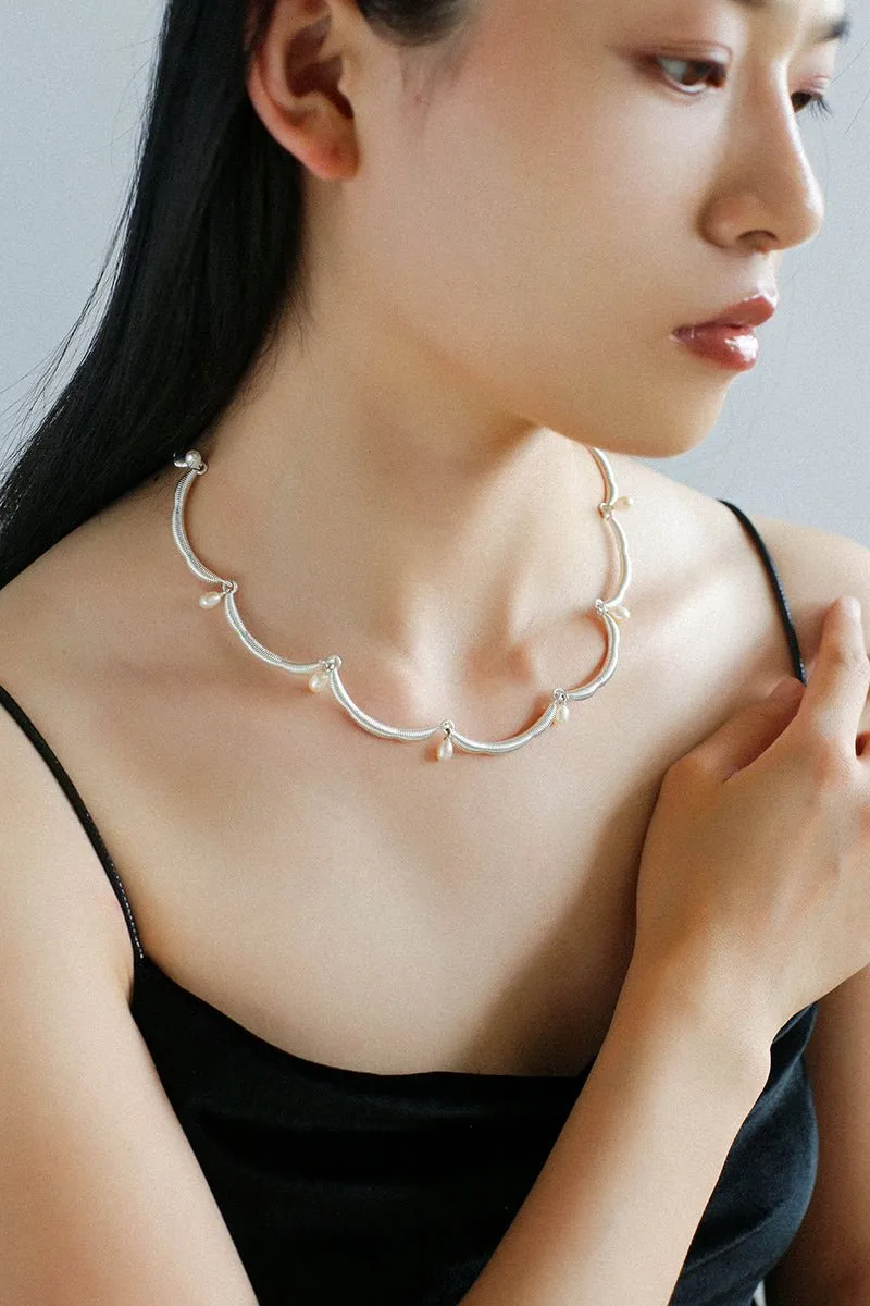 Unique Design Lace Pearl Choker