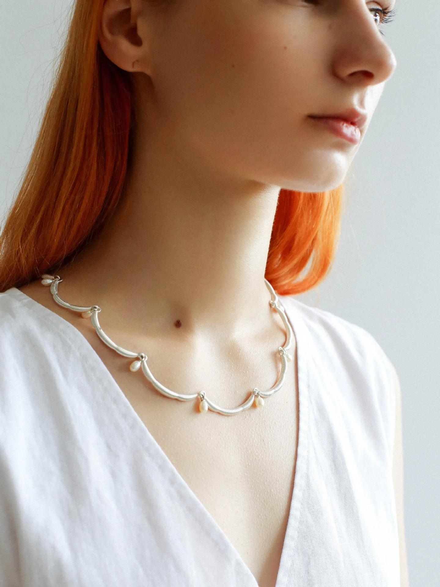 Unique Design Lace Pearl Choker